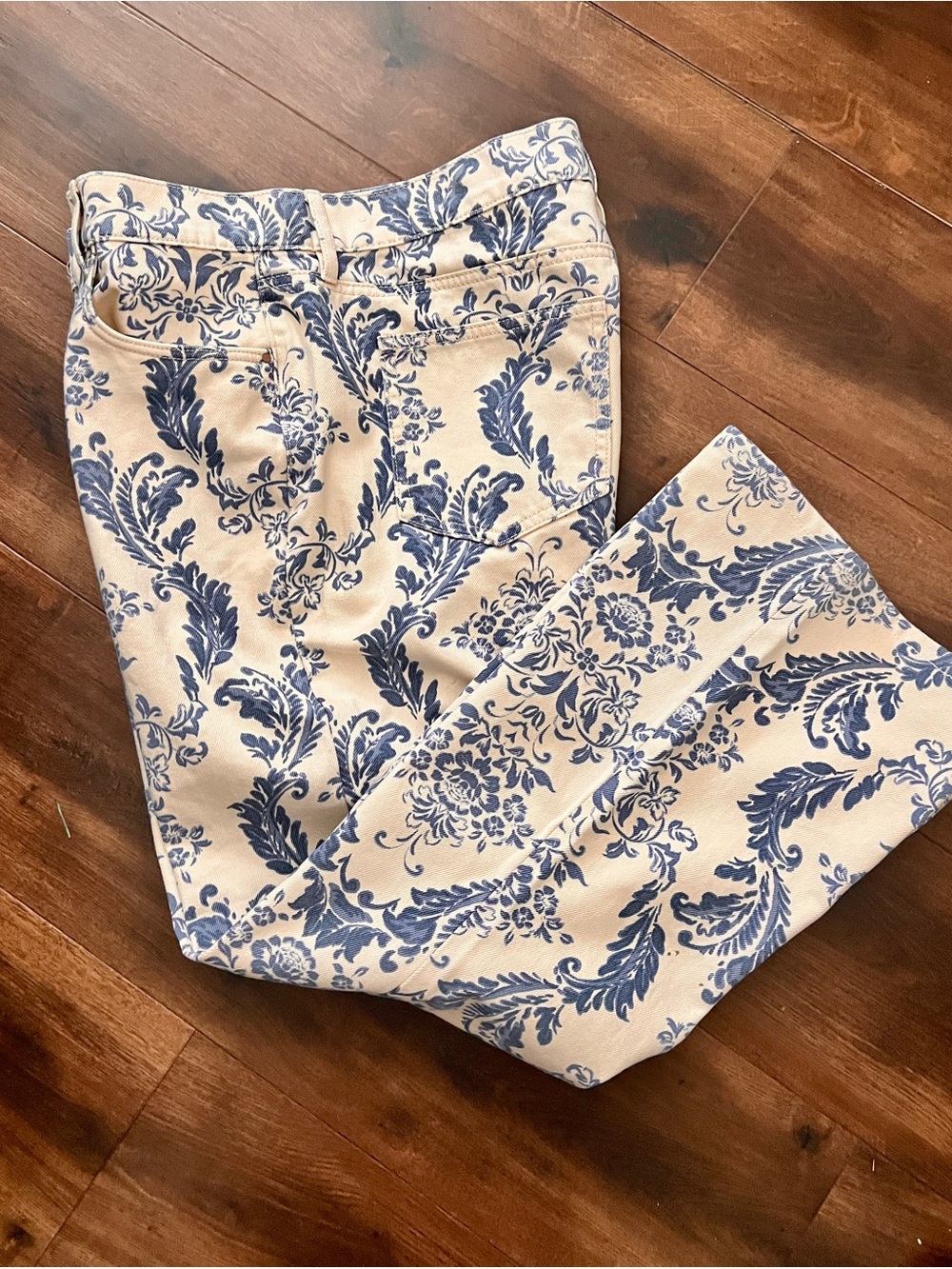 🐝Anne Taylor Printed Blue Floral Jeans - Cream and Blue Toile by Size 14 Petite
